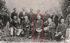 800px-Robert_E_Lee_with_his_Generals,_1869 with peabody.webp