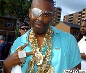 a-rappers-bling-jewelry-retarded-1.jpg