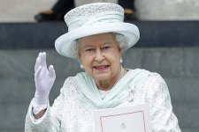 Queen-Elizabeth-of-England-Net-Worth.jpg