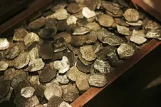 gold coins in chest 5-Whydah.webp