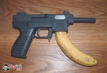 banana-gun-funny-picture.jpg