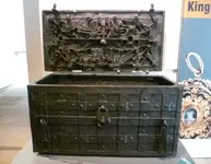 The_Darien_Chest,_Royal_Museum,_Edinburgh.webp