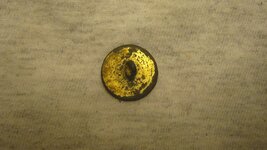 Second Gilt  Button From Colonial Site & Other Stuff 001.JPG