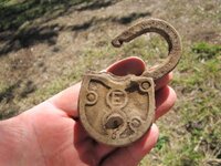 Old Lock, Shell Cassing 20mm 003.JPG