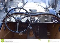 vintage-car-dashboard-2642135.jpg