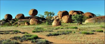 The-Devils-Marbles-Australia-02.jpg