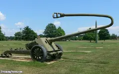 Cannon-with-a-Bent-Gun--38922.webp