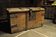 a-rare-15th-century-black-poplar-and-iron-bound-strong-chest-english-circa-1450-54-3.webp