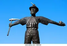 the-memorial-statue-to-tin-miners-at-redruth-in-cornwall-uk-d8k528.webp