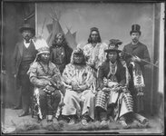 Umatilla,_Paloos,_and_2_white_men_-_NARA_-_523642.jpg