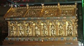 Frederick-IIs-gold-and-silver-casket-for-Charlemagne.jpg