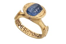 Medieval-Sapphire-and-Gold-Ring-set-with-a-10th-century-Sapphire-inscribed-in-Arabic.jpg