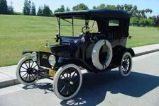 1915MODELTFORDTOURING.webp