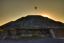 pyramid-of-the-sun-with-balloon.webp