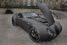 Another-Stunning-Batmobile-The-Wiesmann-MF5-Black-Bat-9.jpg