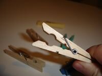 200px-Clothespin.jpg