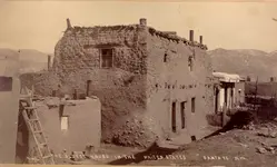 Oldest_House_in_Santa_Fe_New_Mexico.webp