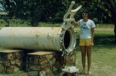 Early_diving_recompression_chamber_at_Broome,_Western_Australia.jpg