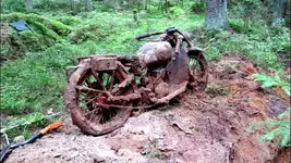 a-wwii-treasure-buried-in-the-forest-photo-gallery-66922-7.webp