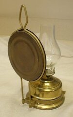 small-antique-brass-wall-oil-lamp-with-back-reflector-globe-clip-germany-fb7c0daeea17e91cbe30404.jpg