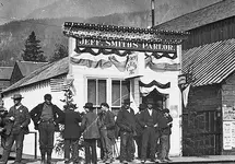 skagway-js-parlor-1898.webp