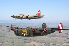 B-17-adn-B-24-Collings-Foundation.webp