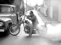 scott-pommier-motorcycle-burnout-bikes-photo.webp