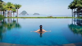 press-room-luxury-resort-thailand-phulay-bay-a-ritz-carlton-reserve-krabi_hotel-on-the-sea-glass.jpg