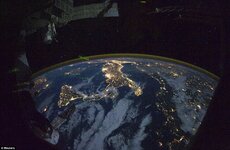 Space-Station-photos_nighttime_Italy_article-1329943-0C1599B8000005DC-178_964x630.jpg