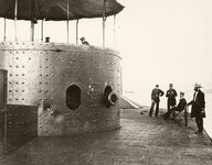 Monitor_USS-Monitor_James-River_1862.jpg