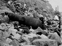 photo_Fort-Sumter_shells-and-cannon_breakwater-ruin_Charleston518.jpg