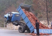 20170909_dump-truck-bricks.jpg