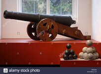 cannon-and-ammunition-from-the-wreck-of-the-girona-the-spanish-armada-CE5MAA.jpg