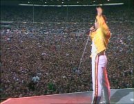 Freddie_Mercury_Wembley.jpg