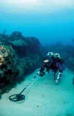 underwater-metal-detector.webp