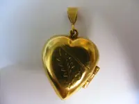 locket6.webp