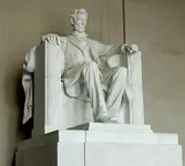 Lincoln_statue.webp