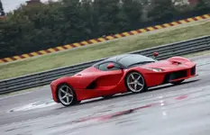 ferrari laferrari.webp