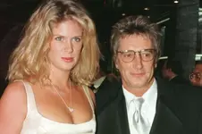 Rachel-Hunter-and-Rod-Stewart-December-96.webp