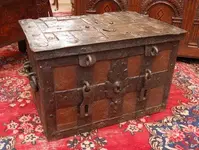 3a7e4e453d8b75b04660ccba6679439a--antique-trunks-vintage-trunks.webp