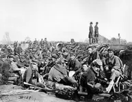 769px-Union_soldiers_entrenched_along_the_west_bank_of_the_Rappahannock_River_at_Fredericksbu...webp