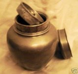 antique-pewter-tobacco-jar-liner-lid_1_5fcfba6ca332257f6aa0327a6df937ba.jpg