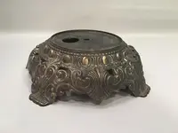 Vintage-Quoizel-1961-4-1-8-Ornate-Cast-Metal-Electric.webp