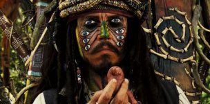 pirates-of-the-caribbean-dead-mans-chest-movie-review-johnny-depp-captain-jack-sparrow-eyes.jpg