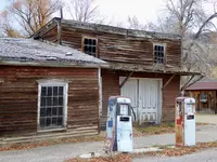 GT 19 old gas station VC MT.webp