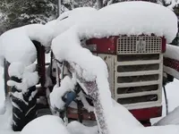 2018.10.12 - Farmall 460 gas - first snowfall of 2018.webp