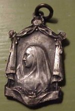 christ-king-medal-mother-mary-vintage.jpg