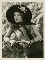 Dorothy_Sebastian_oversize_gallery_portrait_by_Clarence_Sinclair_Bull-264x348.webp