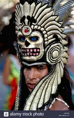 aztec-mexican-dancer-during-cinco-de-mayo-celebrations-in-downtown-C921BN.webp