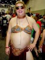 fat-leia-cosplay-475x633.jpg